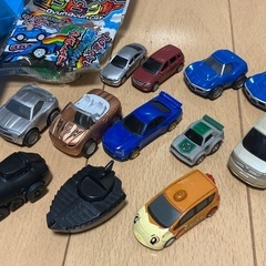 プルバックミニカー12台・マクドナルド　ハッピーセット　トミカ2個の画像