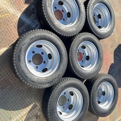 ヨコハマ 195/75R15 109/107L LT 12PR スタッドレスの画像