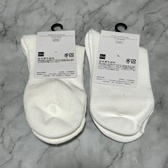 新品 GU アンクルソックス オフホワイト2点セットの画像