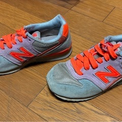 ニューバランス　キッズ　子供　19cm　グレー×ピンクの画像