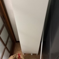 細長い棚の画像