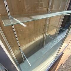 大型ガラスケース　蛍光灯照明付き　棚板　扉　鍵付きの画像