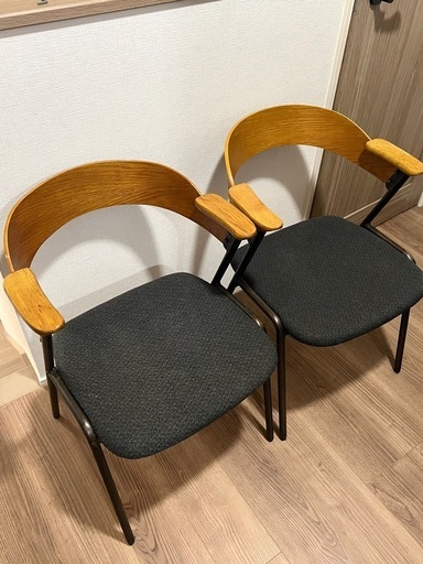 2脚セット！木製アームチェア ダイニングチェア ナチュラル×ブラック