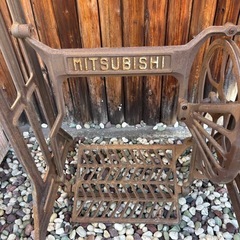 MITSUBISHI 三菱 ミシン台 脚のみ ガーデンニング インテリア 昭和レトロ 【サイズ】約54.5×43高さ71.5cmの画像