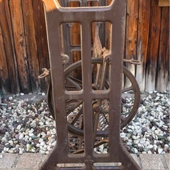 MITSUBISHI 三菱 ミシン台 脚のみ ガーデンニング インテリア 昭和レトロ 【サイズ】約54.5×43高さ71.5cmの画像