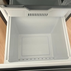 ハイセンス 冷蔵庫 幅48.1cm 162L  スリム 大容量冷蔵室 耐熱トップテーブル  2023年製の画像