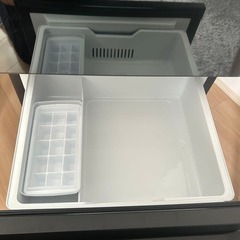 ハイセンス 冷蔵庫 幅48.1cm 162L  スリム 大容量冷蔵室 耐熱トップテーブル  2023年製の画像