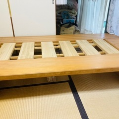 木製シングルベットの画像