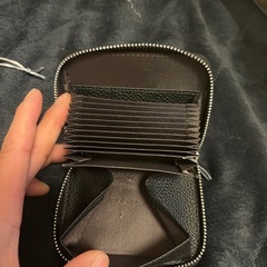 コンパクト二つ折り財布の画像