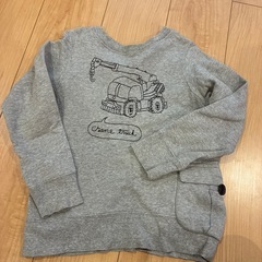 トレーナー3枚セット130
の画像