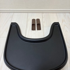 ストッケ（STOKKE） トリップトラップ用のトレイとハーネスのセットの画像