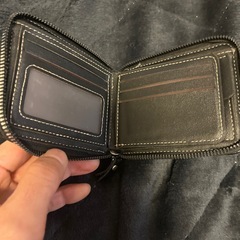 二つ折り財布の画像