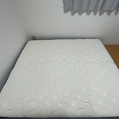 マットレス　クイーンサイズの画像