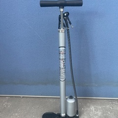 Jeep[ジープ]20吋 折り畳み自転車　空気入れ付きの画像