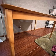 ダイニングテーブルの画像