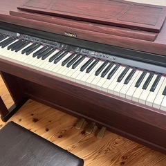 Roland 電子ピアノの画像