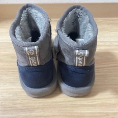 ムートンブーツ  グレー 18cm ブーツ gravisの画像