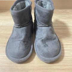 ムートンブーツ  グレー 18cm ブーツ gravisの画像