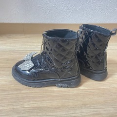 ブーツ ブラック エナメル 18cm キラキラの画像