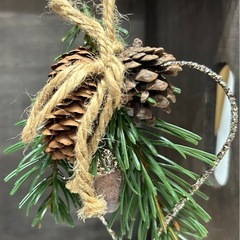 松ぼっくりオーナメントの画像