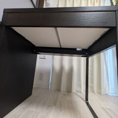 シンプルなIKEAのデスク「MICKE」の画像