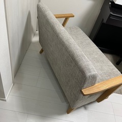 2人掛けソファー／コンパクト 北欧風 木製フレームの画像