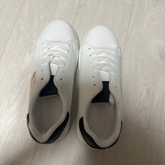 ダッフィー柄の靴の画像