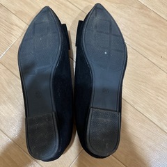 黒のパンプスの画像