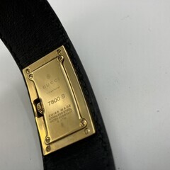 GUCCI グッチ 7800S バングルウォッチ 黒文字盤 GP×革 クォーツ レディース 腕時計 ゴールド系の画像