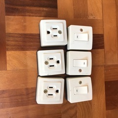 電気の部品の画像