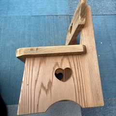 子供用　木の椅子の画像