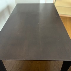 ダイニングテーブルの画像