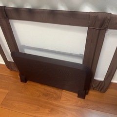 日本育児のベビーゲート「おくだけとおせんぼ」（ブラウン）
の画像