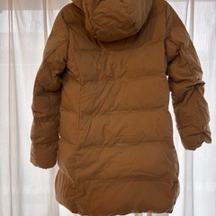 タグ付きUNIQLOダウンコートの画像