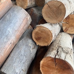 乾燥薪　軽トラ積めるだけの画像