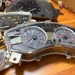 ジャンク！中古メーターたくさんの画像