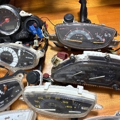 ジャンク！中古メーターたくさんの画像