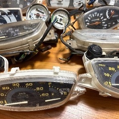 ジャンク！中古メーターたくさんの画像