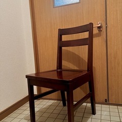 木製ダイニングチェアの画像