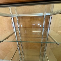 ガラスショーケース 3段棚の画像