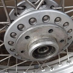 スズキGS750スポークホイール（ワイド）2.50-18・4.00-18　牛・カタナにどうぞの画像