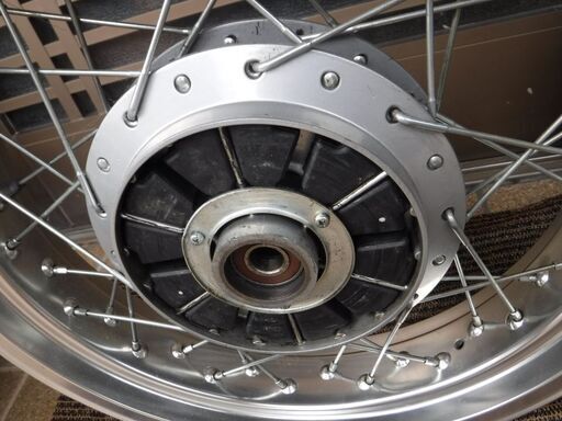 スズキGS750スポークホイール（ワイド）2.50-18・4.00-18牛・カタナに