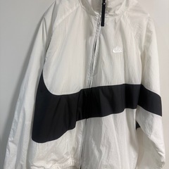 NIKE ナイロンジャケット　ホワイトの画像