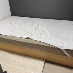 本日お引き取りで大幅値下げ承ります！　ニトリ　セミダブル　ベッド　フレーム　マットレスの画像