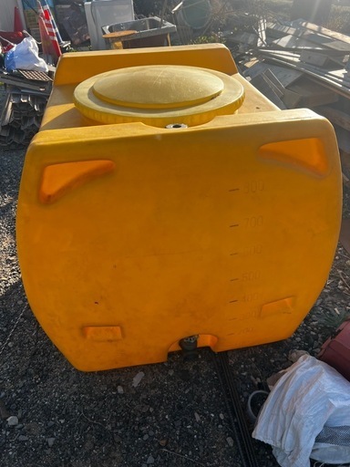 プラスチック製貯水タンク 800L プラスチック製貯水タンク800L