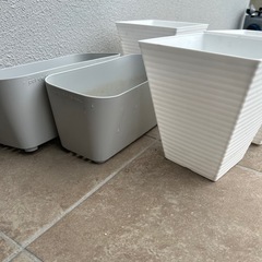 小さめプランター5つまとめての画像