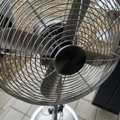 金属製‼️メタル扇風機‼️背高いノッポです‼️カッコいい‼️ズッシリ重いの画像
