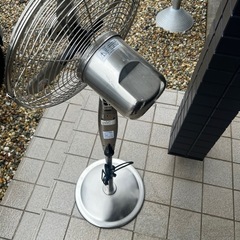 金属製‼️メタル扇風機‼️背高いノッポです‼️カッコいい‼️ズッシリ重いの画像