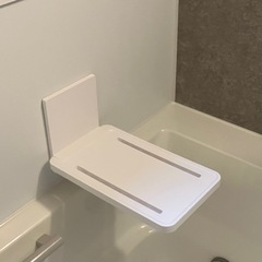 使用は1回のみ 色はホワイト 山崎実業 マグネットバスルーム折り畳み棚 の画像