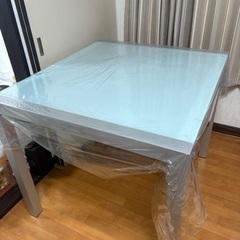 ダイニングテーブル　90×80 ×72(高さ)